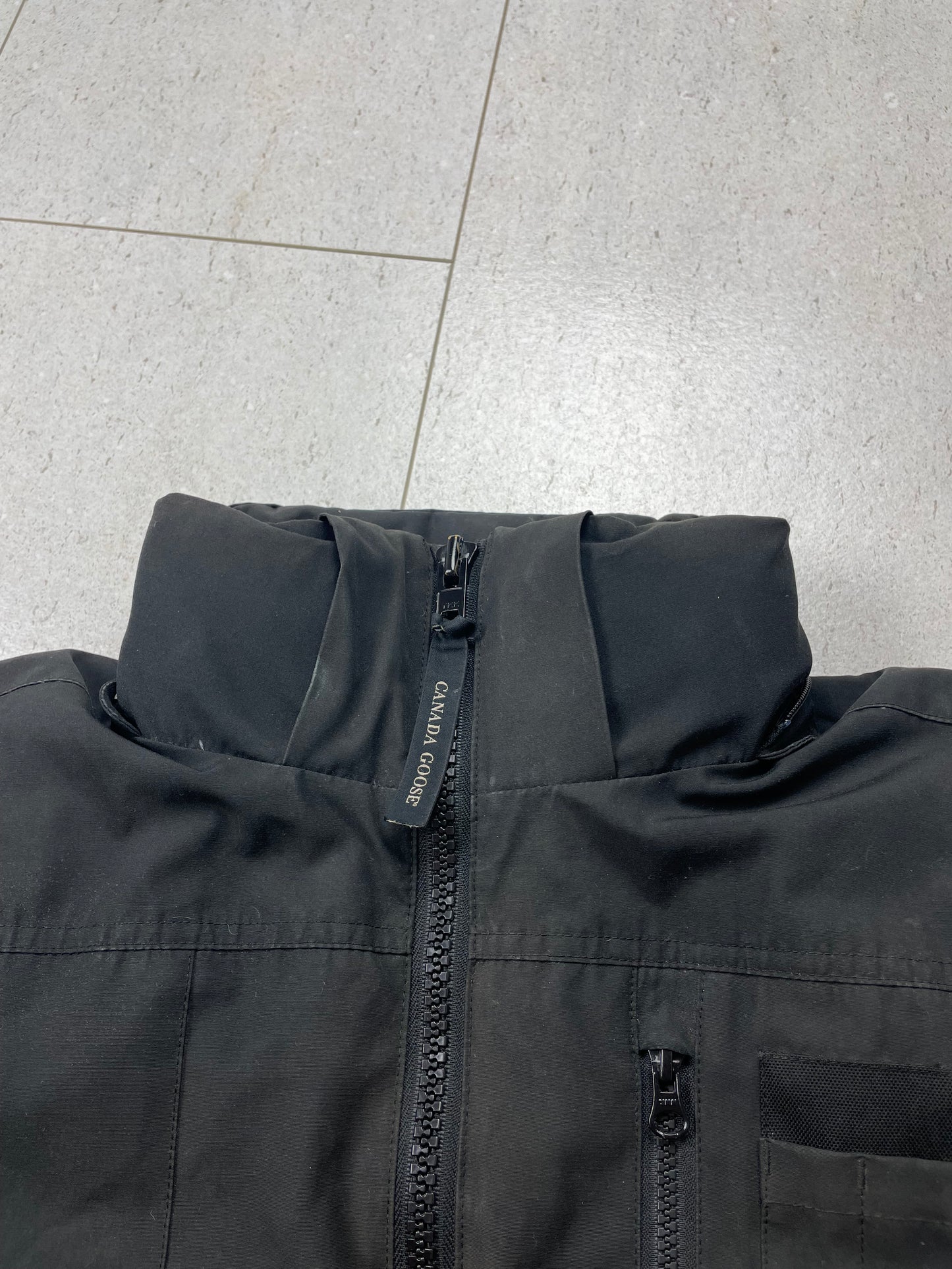 Canada Goose Borden Bomber ~ Size Large