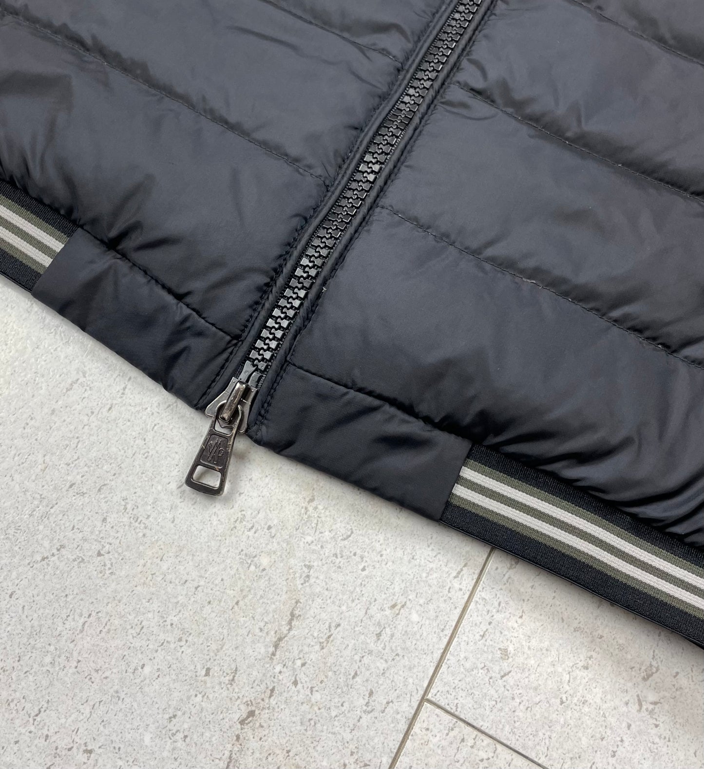 Moncler Magila Fleeced Lined Down Padded Cardigan | Size M