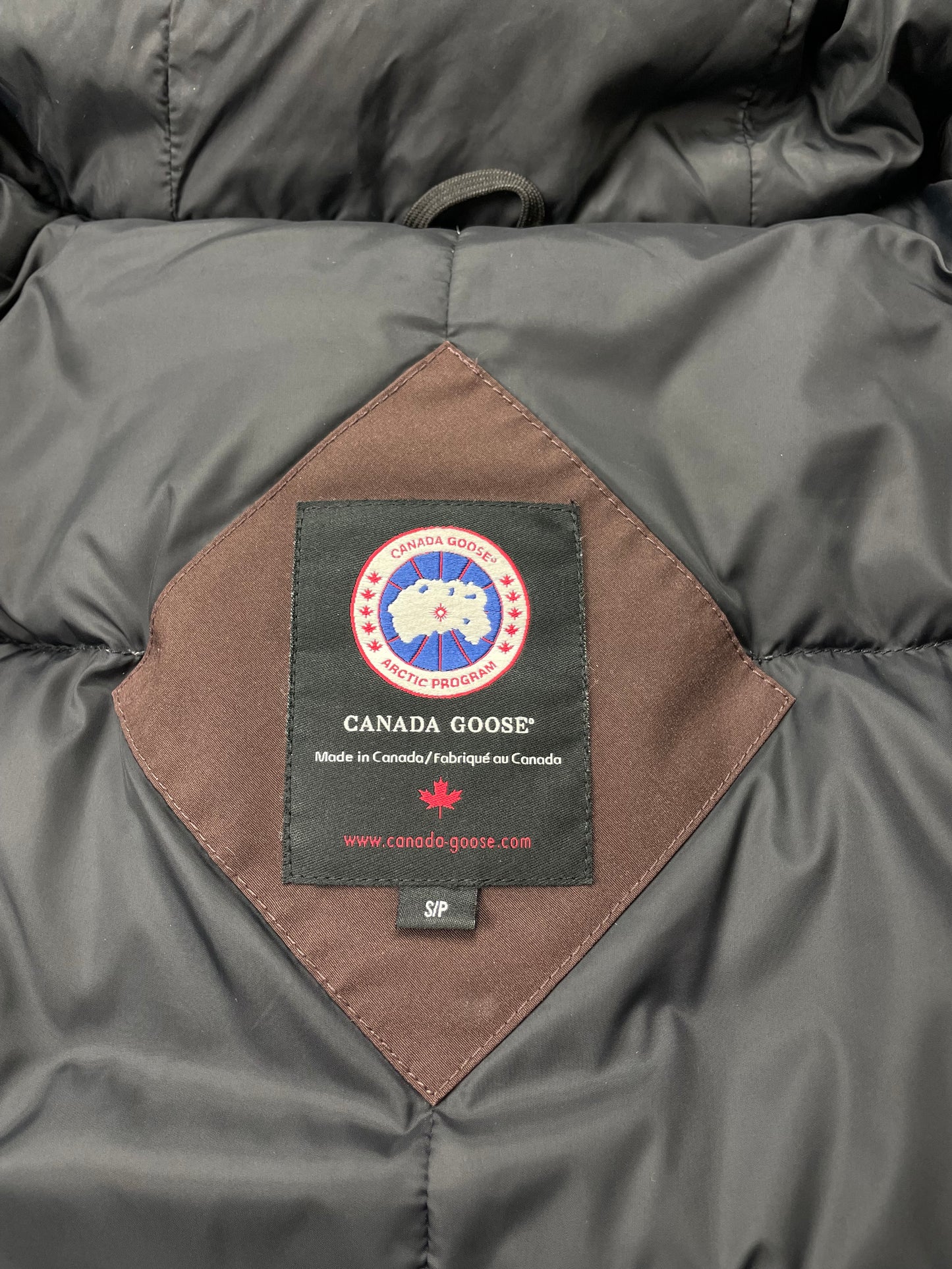 Canada Goose Men’s Chataeu  Parka ~ Size Small