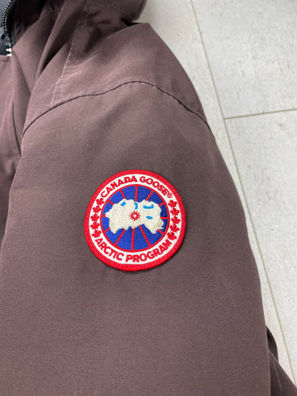 Canada Goose Men’s Chataeu  Parka ~ Size Small