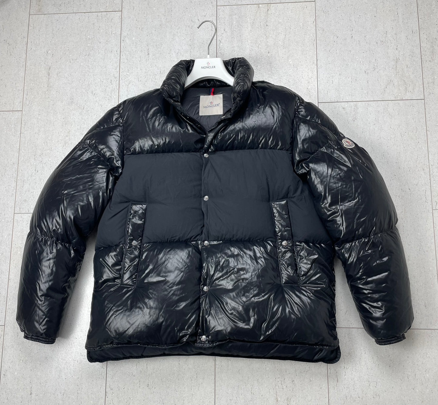 Moncler Aynard Down Jacket ~ Size 4 (large)