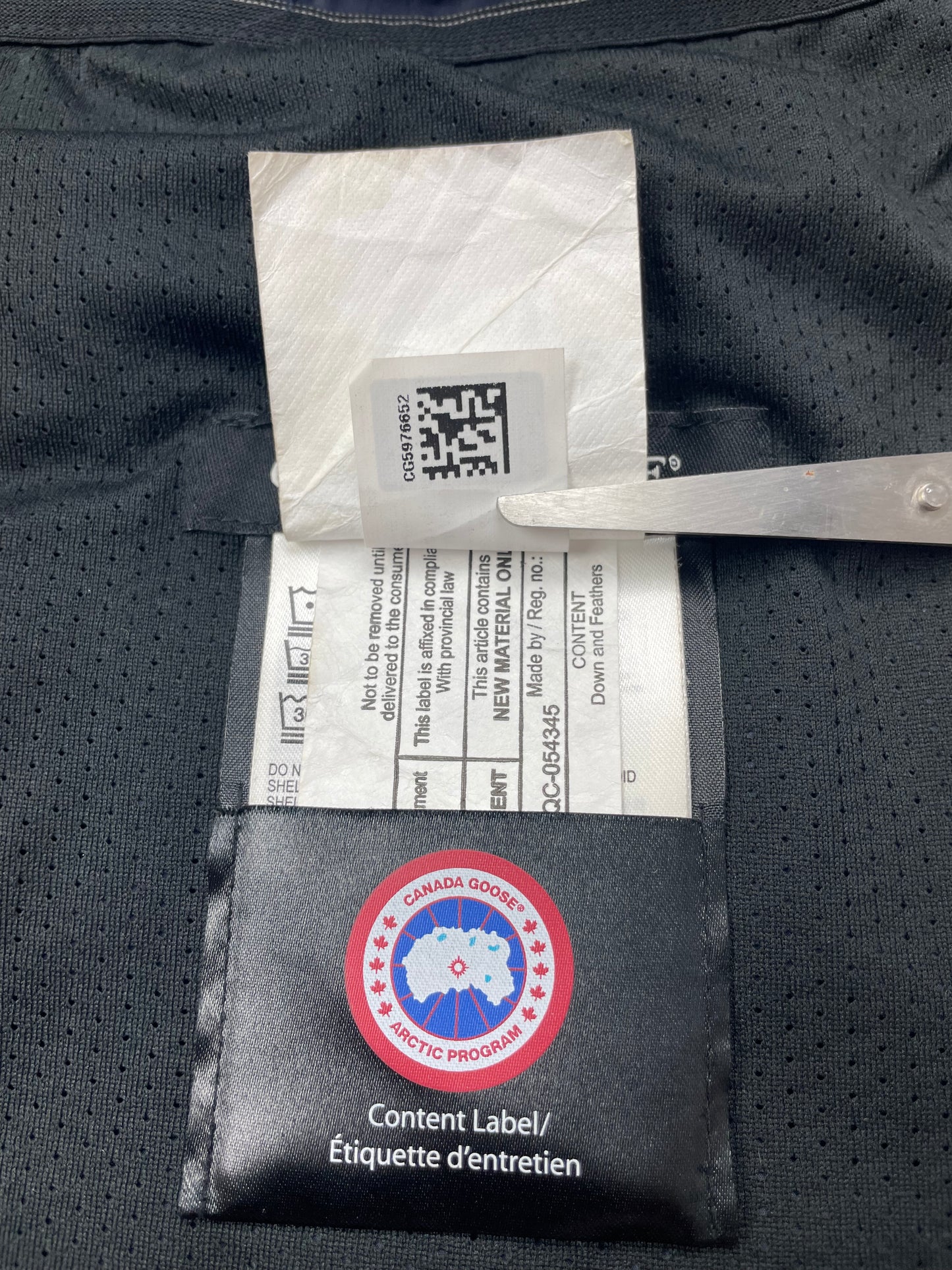 Canada Goose Mens Hybridge Lite Jacket | Size Small