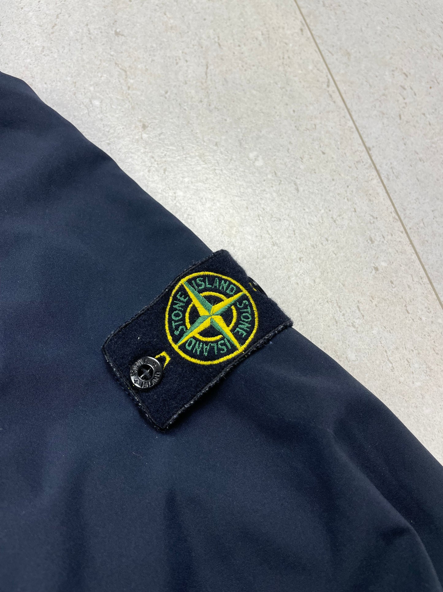 Stone Island Light Soft Shell-R | Size Large
